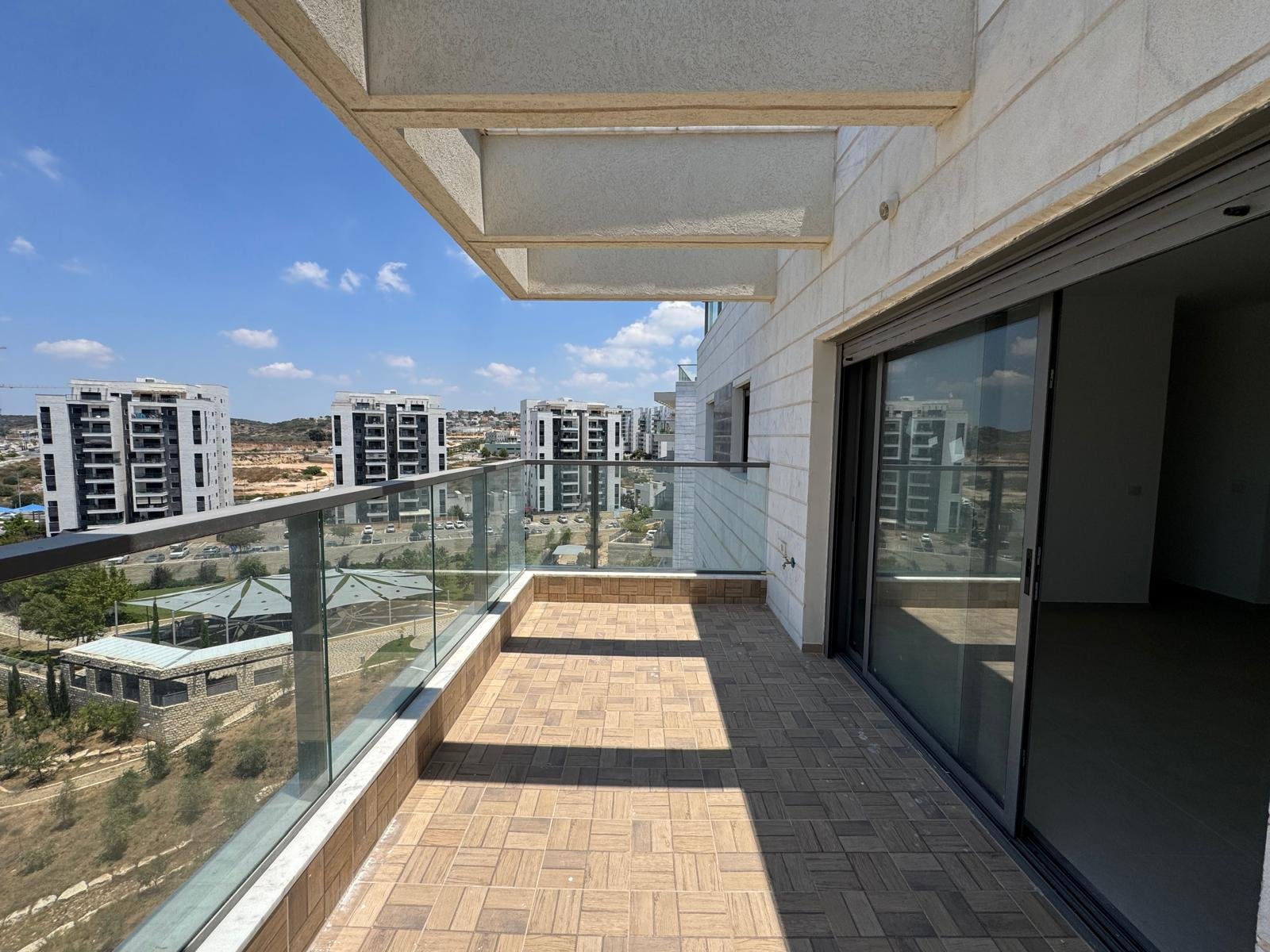 למכירה: דירת 4 חדרים חדשה מקבלן ברחוב רקפת השקט - תמונה 6