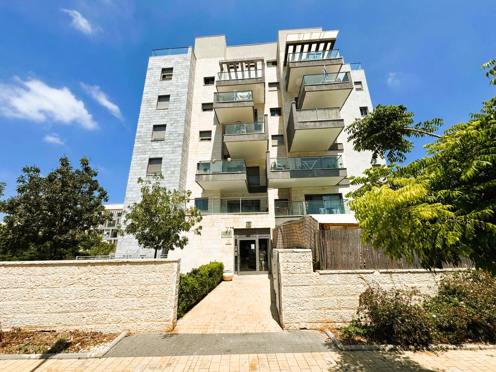 דופלקס מרהיב 6 חדרים בשכונת אבני חן - תמונה 10